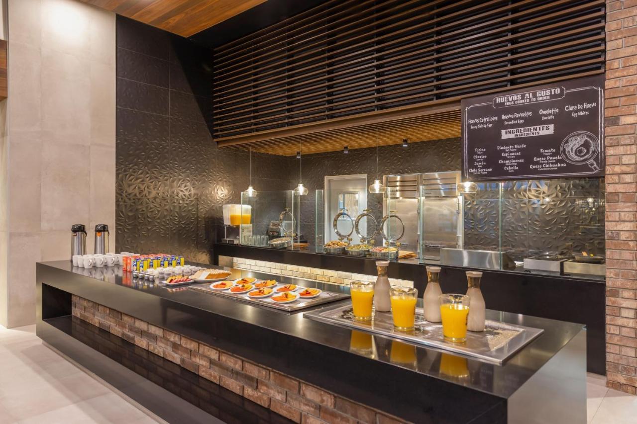 Four Points By Sheraton Monterrey Airport Apodaca Zewnętrze zdjęcie